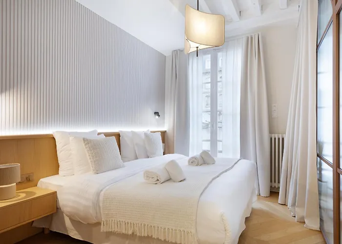 Luxury Saint Honore I דירה *